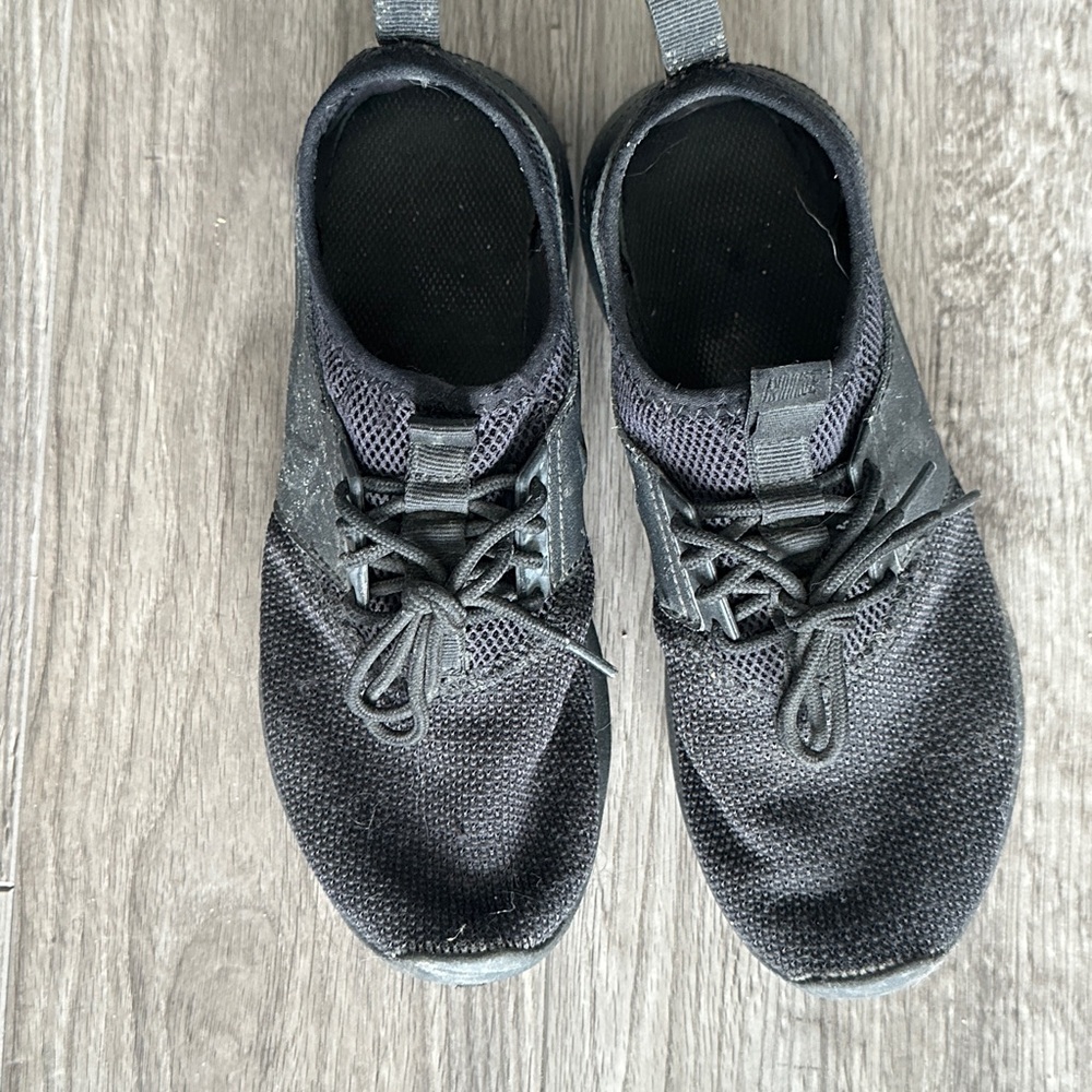 Nike Women’s Black Shoes